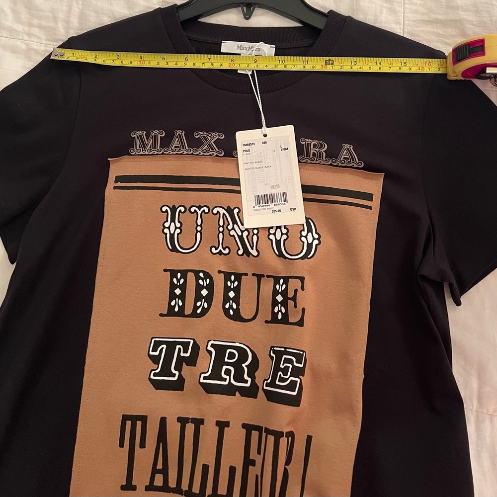 MAX MARA, Black SS T-shirt, Brown background & white outlining, size L.😍